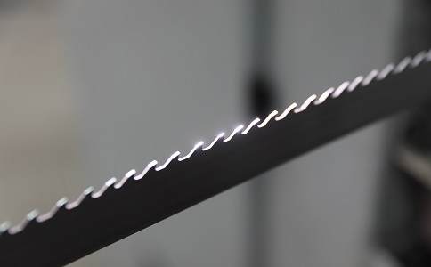 普陀双金属带锯条产生切削噪音的原因具体有哪些？